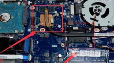 电脑显示屏显示无信号输入是怎么回事_电脑显示屏无信号解决办法