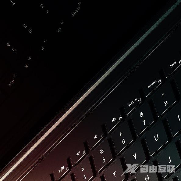 MBP更新微软着急了 新Surface Book预热图公布