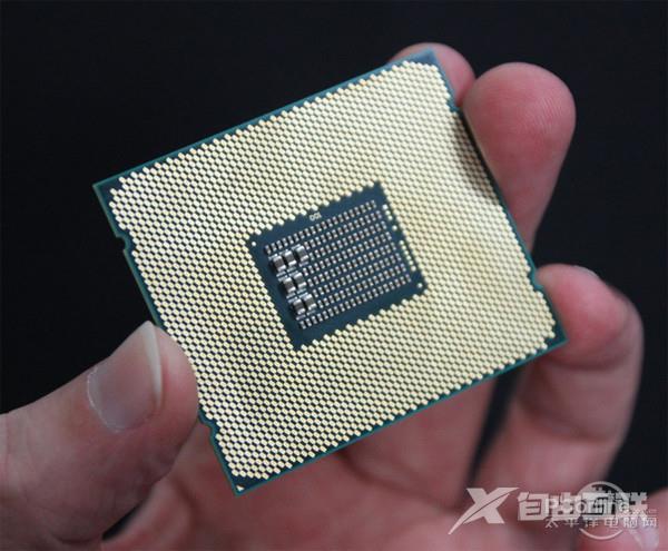 Intel28核Skylake-EP处理器曝光：缓存锐减？