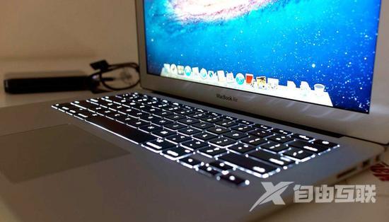 下一代MacBook Pro处理器曝光：要用AMD Zen