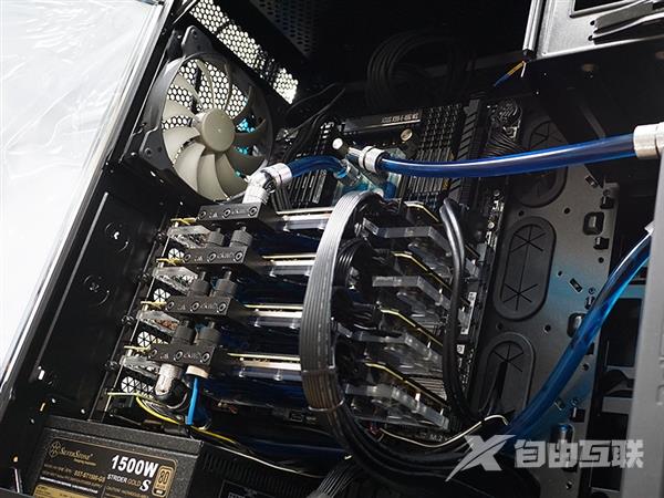 日本攒出150万神级PC！四路TITAN X加持