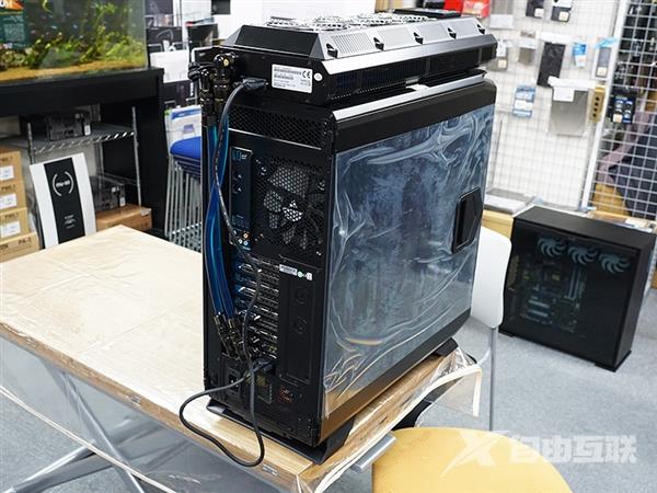 日本攒出150万神级PC！四路TITAN X加持