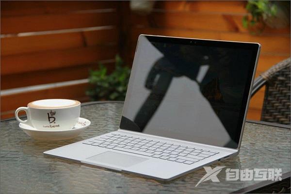 微软回应Surface Book 2出现边充电边掉电的问题