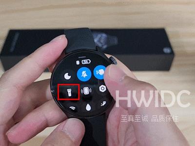 小米watchs1pro手电筒在什么地方